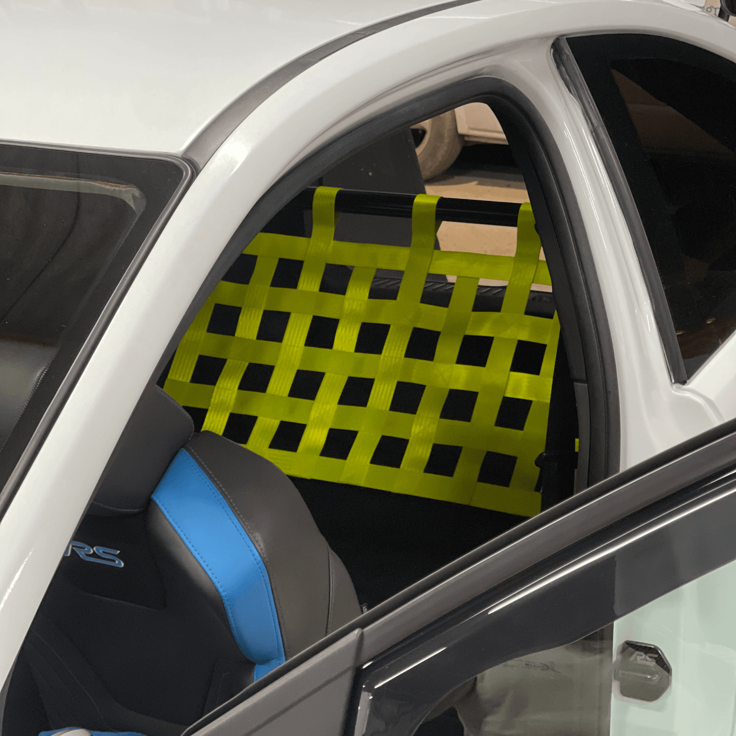 Ford Focus MK2 Rear Strut Bar & Boot Cargo Net Kit Interior Brace 2004–2011