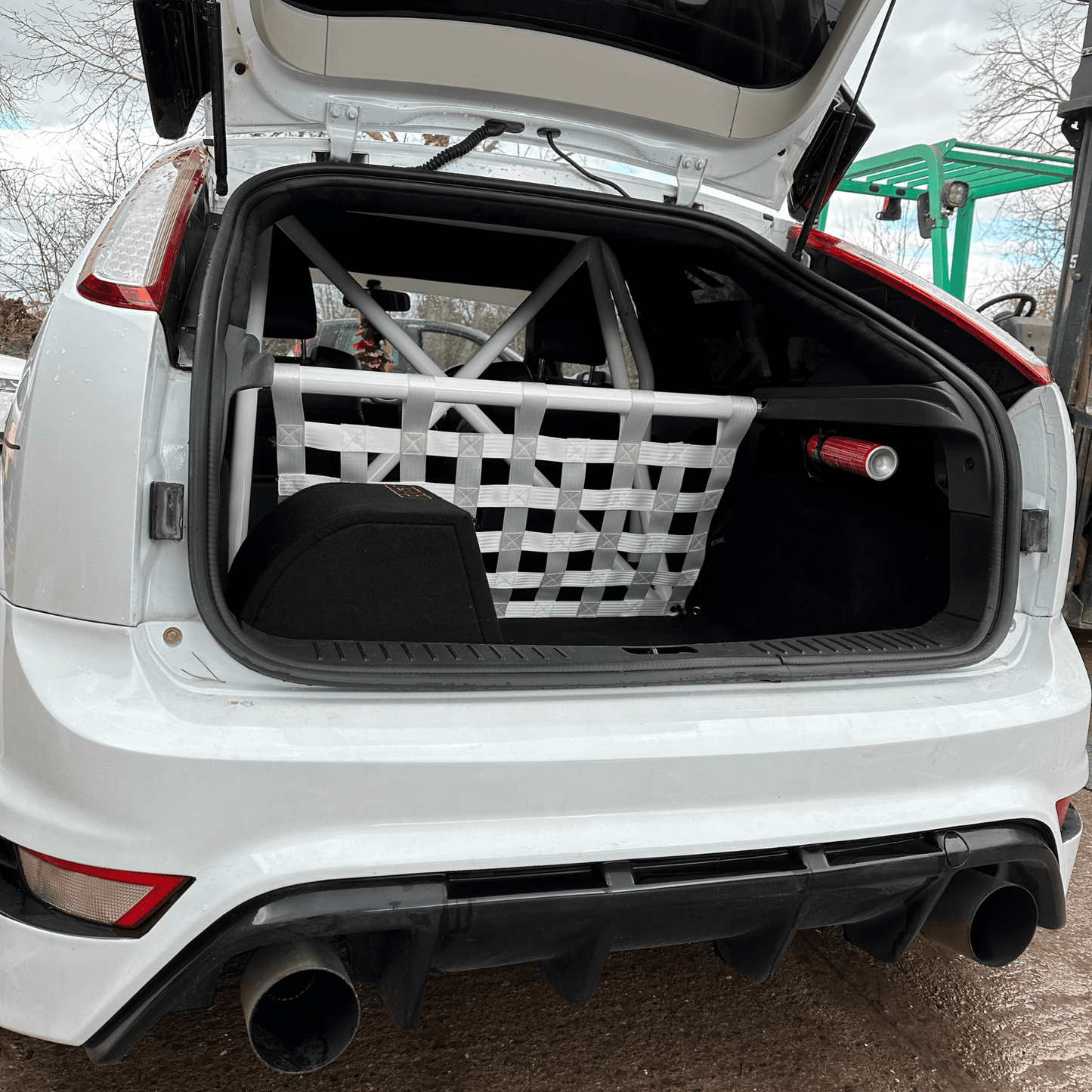 Ford Focus MK2 Rear Strut Bar & Boot Cargo Net Kit Interior Brace 2004–2011